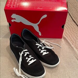EUC PUMA Mesh Tennis Shoes